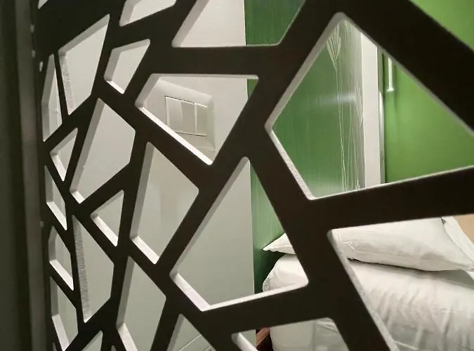 “here” Downtown 公寓